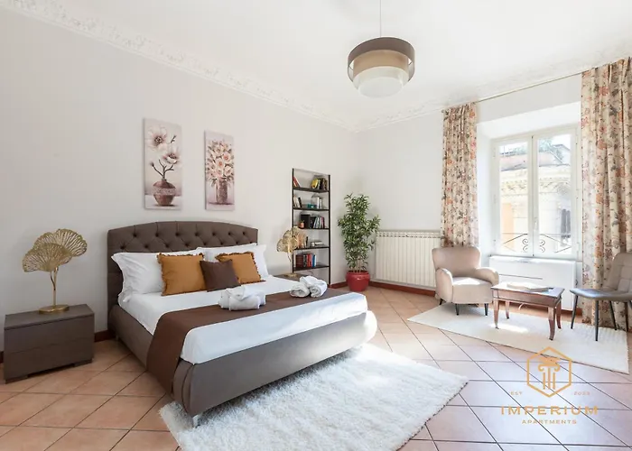 Apartamento Imperium Luxury Flat - 12pax, 4 Bdrm, 8 Min Metro, Center, A-c *