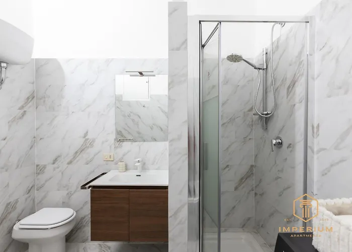 Imperium Luxury Flat - 12pax, 4 Bdrm, 8 Min Metro, Center, A-c Apartamento *