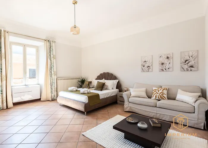 Apartamento Imperium Luxury Flat - 12pax, 4 Bdrm, 8 Min Metro, Center, A-c *