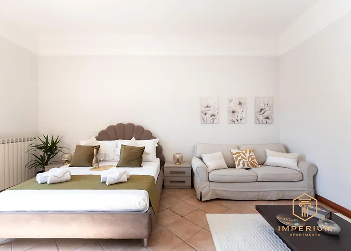 Imperium Luxury Flat - 12pax, 4 Bdrm, 8 Min Metro, Center, A-c