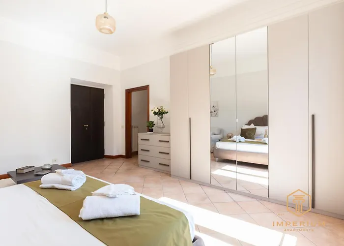 Imperium Luxury Flat - 12pax, 4 Bdrm, 8 Min Metro, Center, A-c Apartment Rome