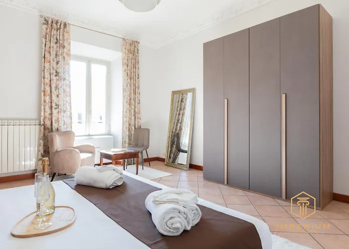 Apartamento Imperium Luxury Flat - 12pax, 4 Bdrm, 8 Min Metro, Center, A-c *