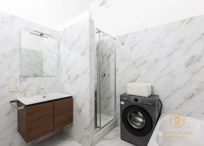 Apartment Imperium Luxury Flat - 12pax, 4 Bdrm, 8 Min Metro, Center, A-c Rome