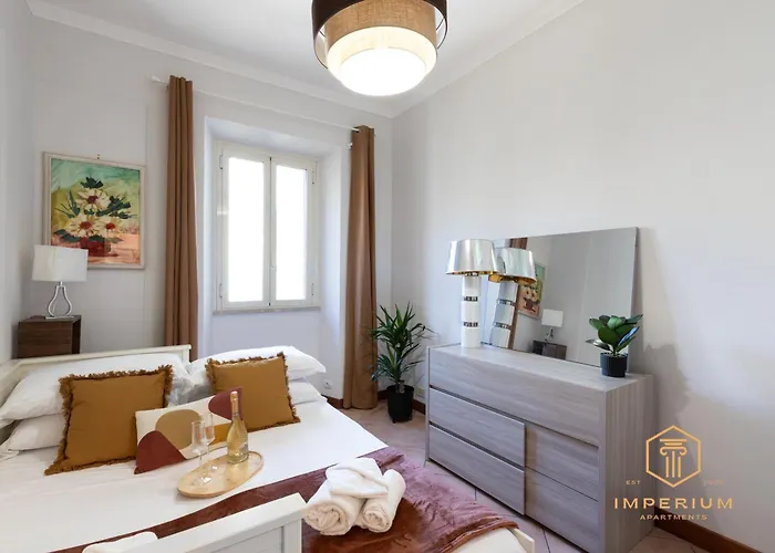 Apartamento Imperium Luxury Flat - 12pax, 4 Bdrm, 8 Min Metro, Center, A-c *