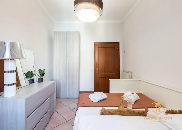 Imperium Luxury Flat - 12pax, 4 Bdrm, 8 Min Metro, Center, A-c * Roma