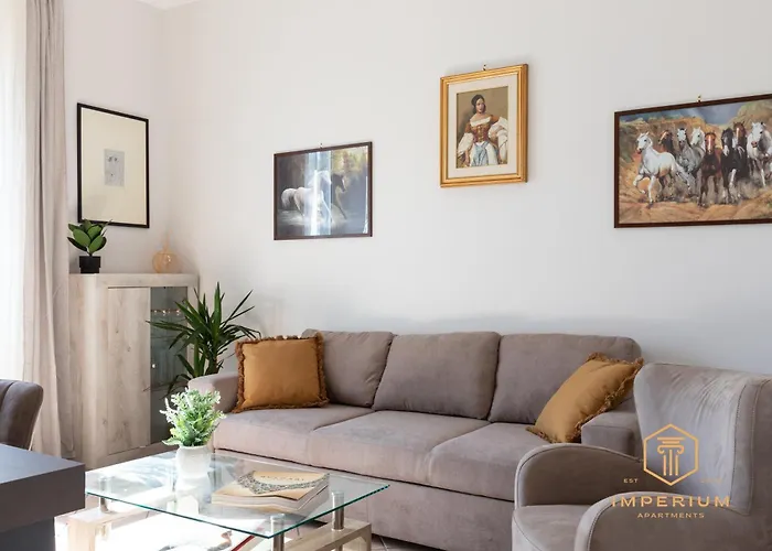 Imperium Luxury Flat - 12pax, 4 Bdrm, 8 Min Metro, Center, A-c Rome