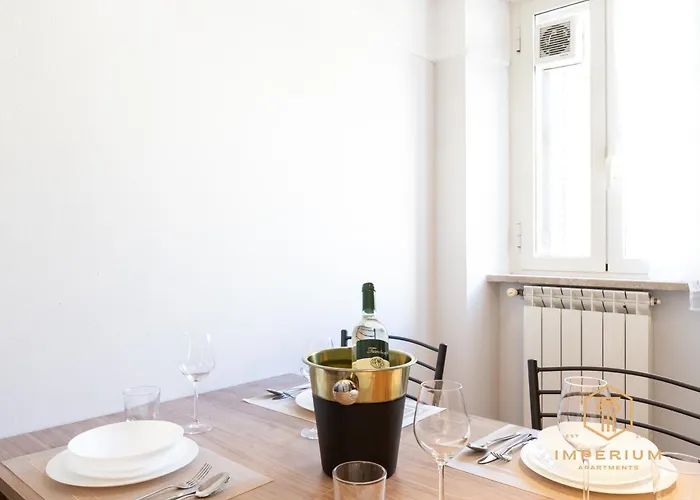Imperium Luxury Flat - 12pax, 4 Bdrm, 8 Min Metro, Center, A-c * Rome