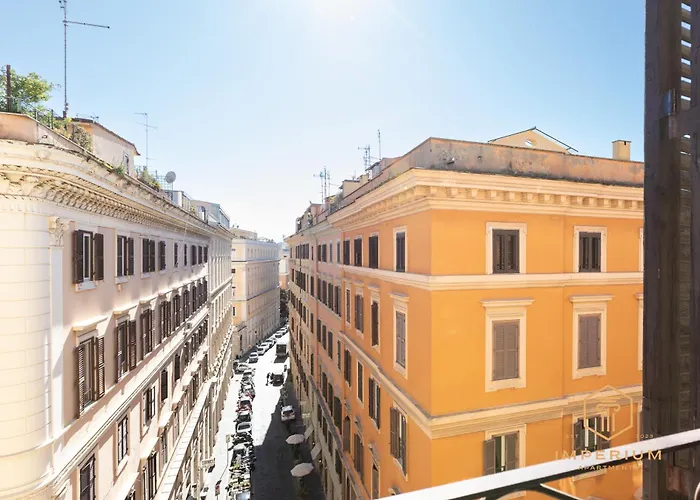 Imperium Luxury Flat - 12pax, 4 Bdrm, 8 Min Metro, Center, A-c Apartment *